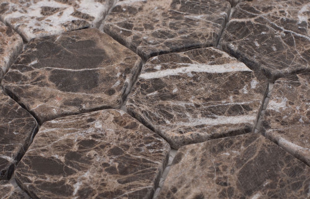 Мозаика Hexagon Dark Emperador Tumbled серия Wild Stone